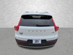 2021 Volvo XC40 MOMENTUM