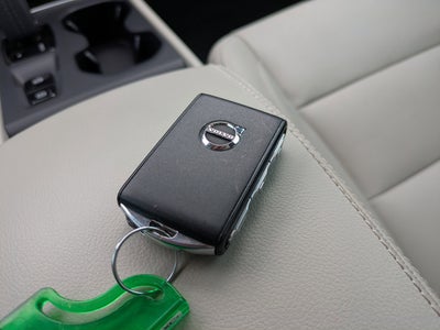 2021 Volvo XC40 MOMENTUM