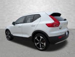 2021 Volvo XC40 MOMENTUM