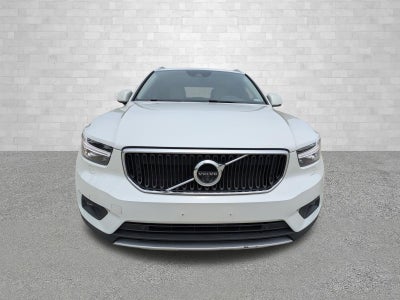 2021 Volvo XC40 MOMENTUM