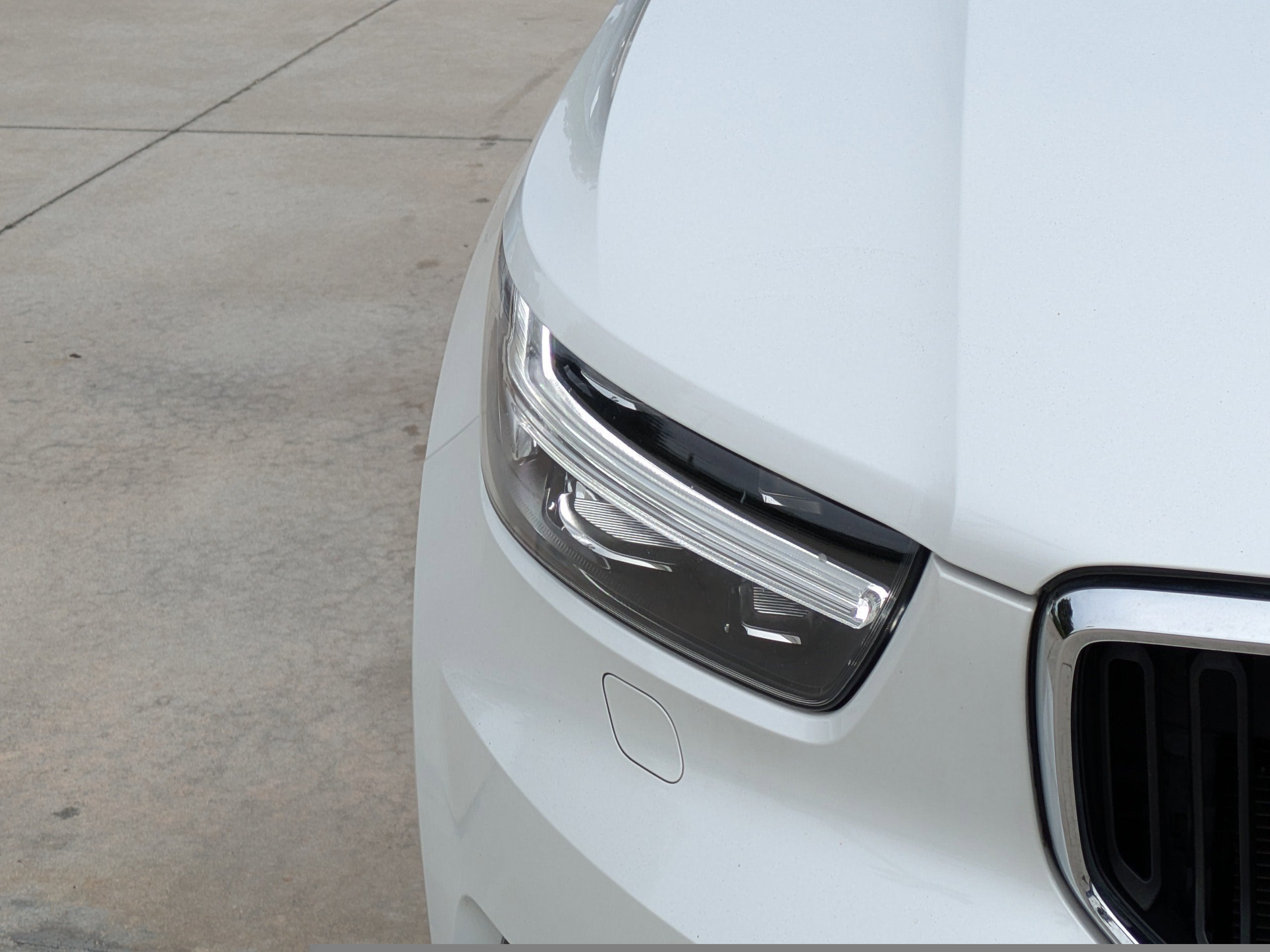 2021 Volvo XC40 MOMENTUM