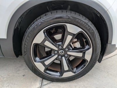 2021 Volvo XC40 MOMENTUM