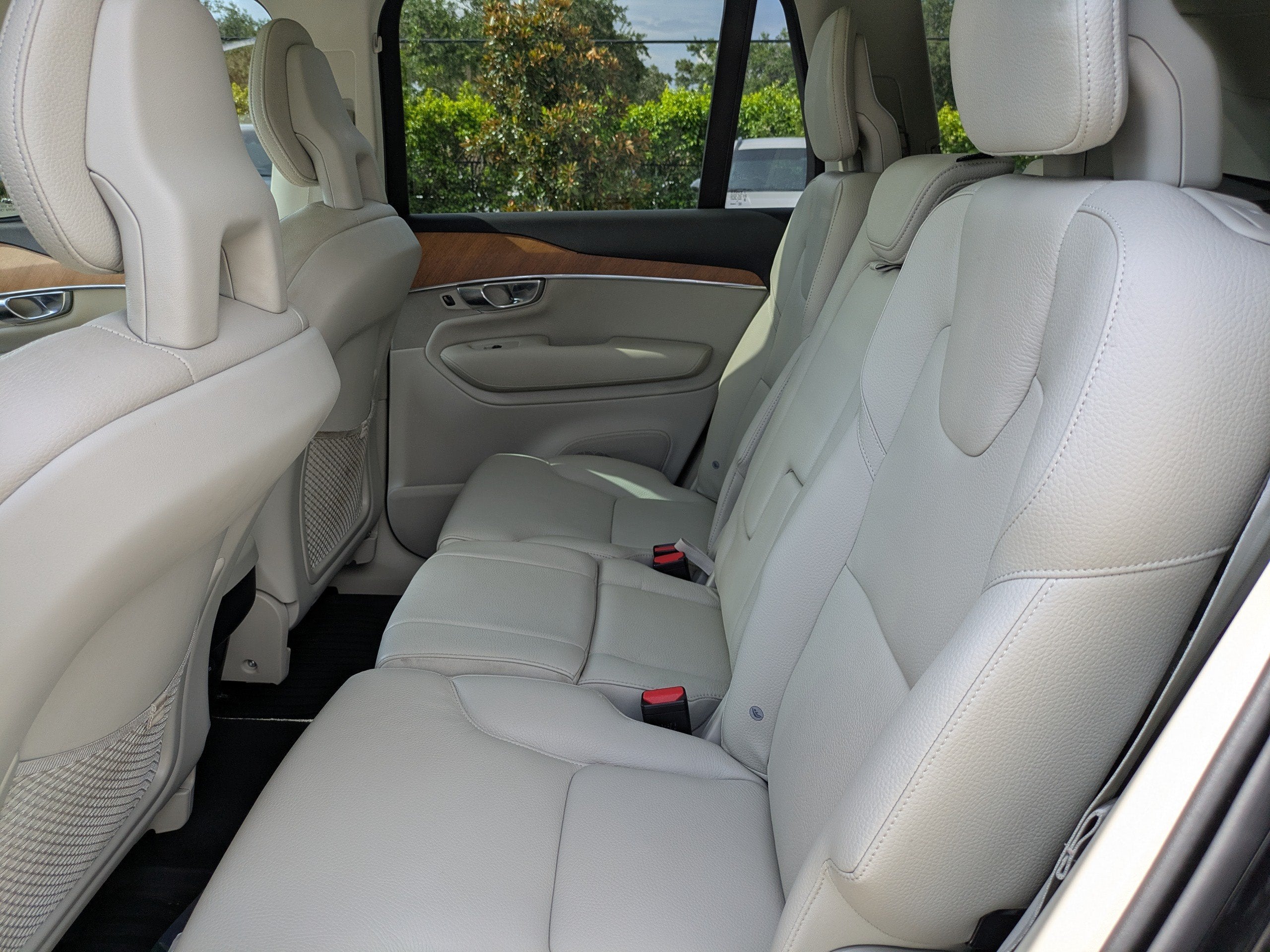 2022 Volvo XC90 Momentum - Photo 14
