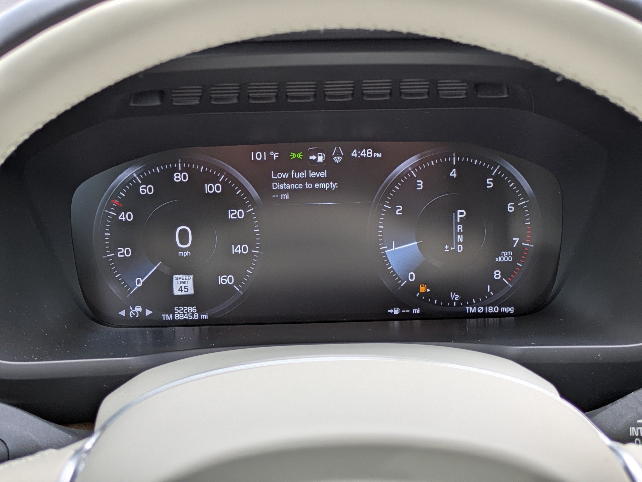 2022 Volvo XC90 MOMENTUM