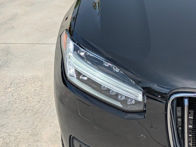 2022 Volvo XC90 MOMENTUM