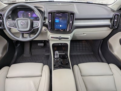 2025 Volvo XC40 PLUS BRIGHT THEME