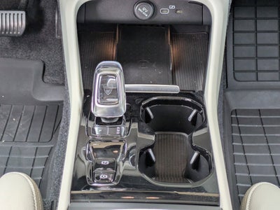 2025 Volvo XC40 PLUS BRIGHT THEME