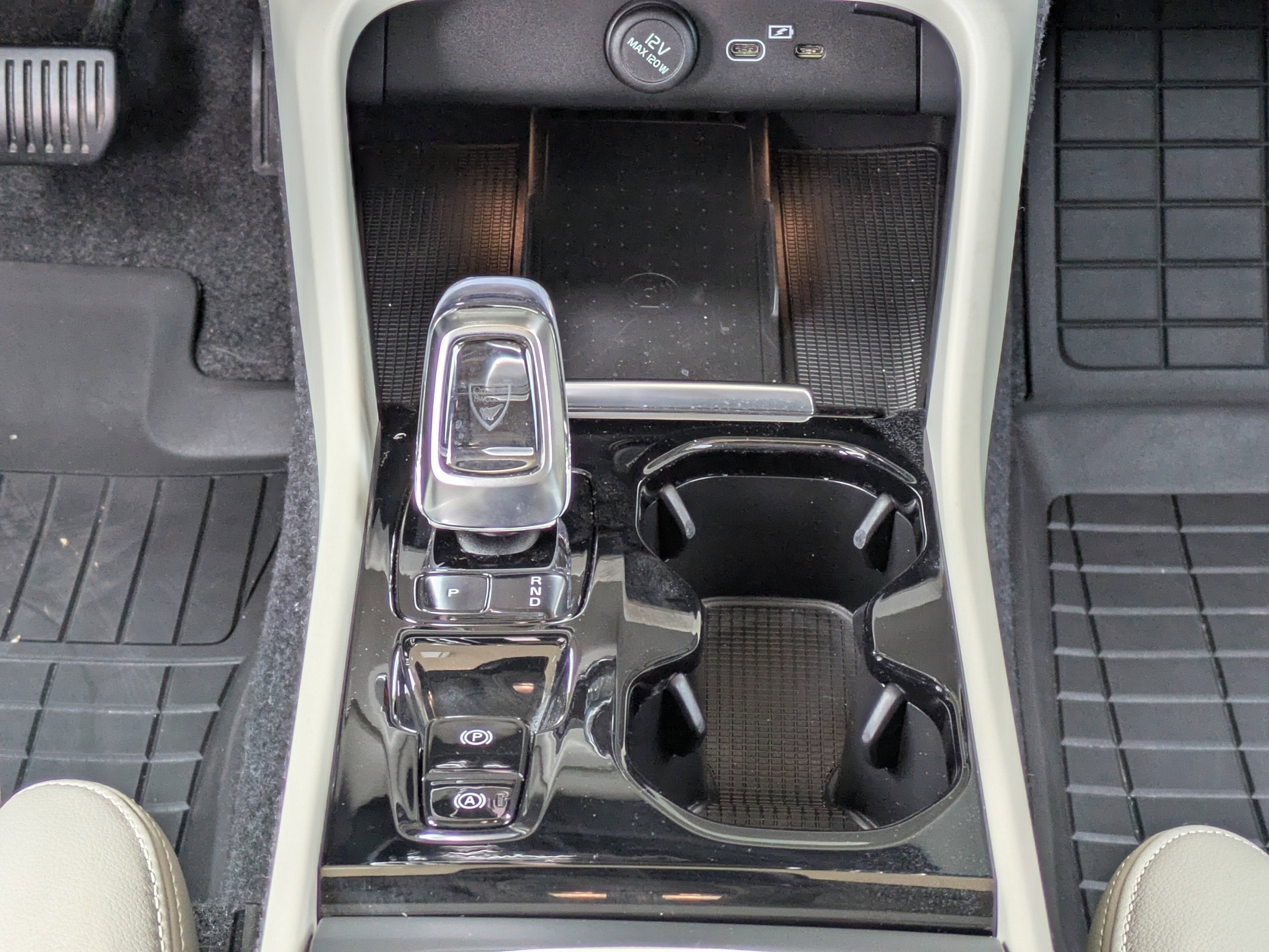 2025 Volvo XC40 PLUS BRIGHT THEME