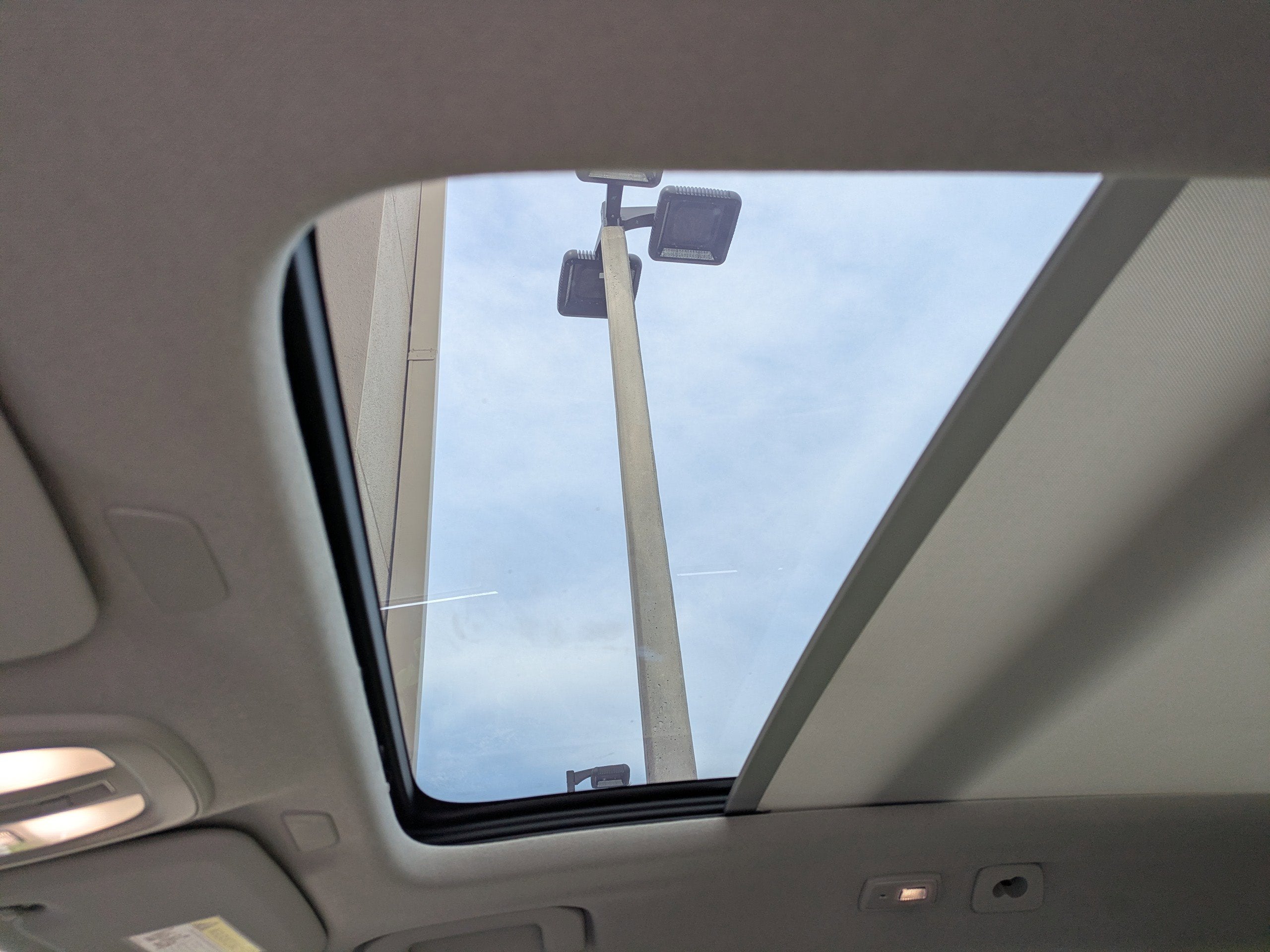 2025 Volvo XC40 PLUS BRIGHT THEME