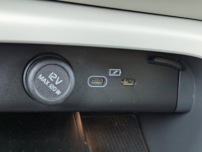 2025 Volvo XC40 PLUS BRIGHT THEME