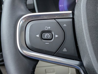 2025 Volvo XC40 PLUS BRIGHT THEME