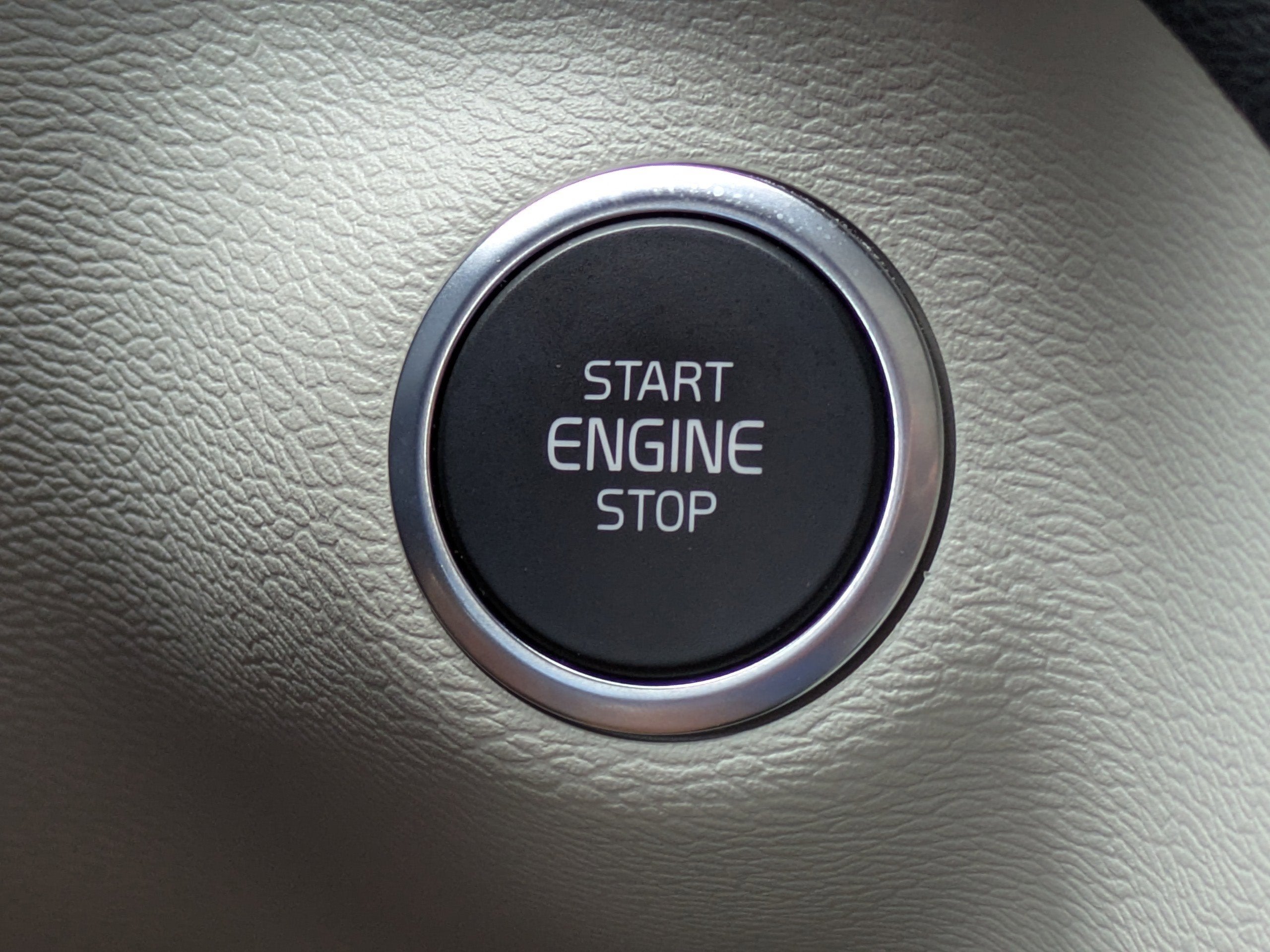 2025 Volvo XC40 PLUS BRIGHT THEME