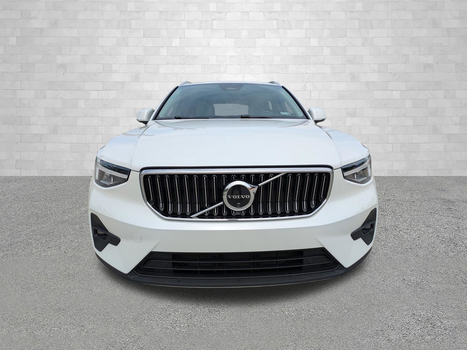 2025 Volvo XC40 PLUS BRIGHT THEME