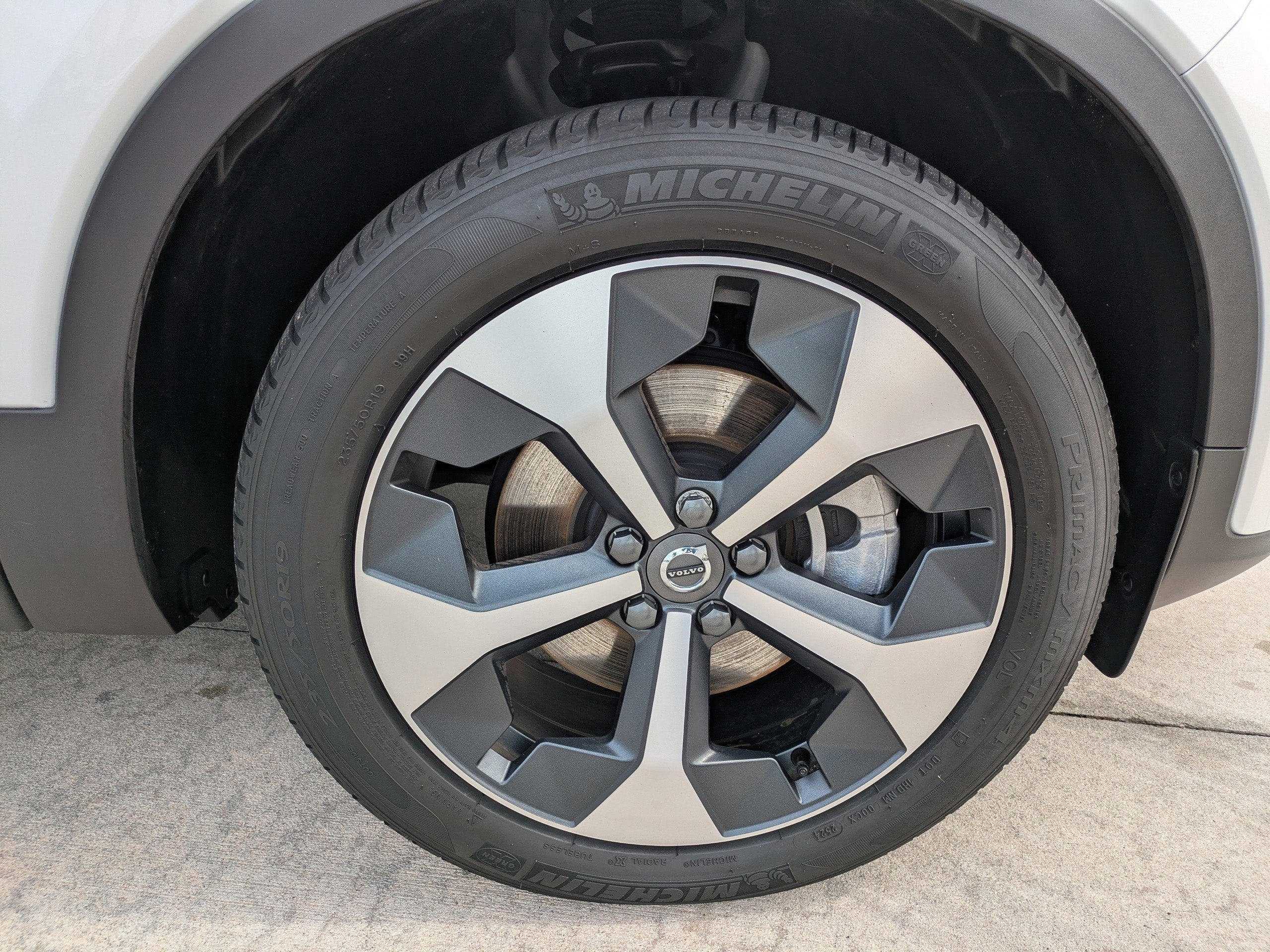 2025 Volvo XC40 PLUS BRIGHT THEME