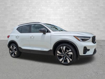 2023 Volvo XC40 PLUS DARK THEME