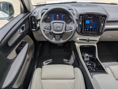 2023 Volvo XC40 PLUS DARK THEME