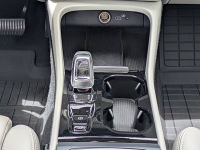 2023 Volvo XC40 PLUS DARK THEME