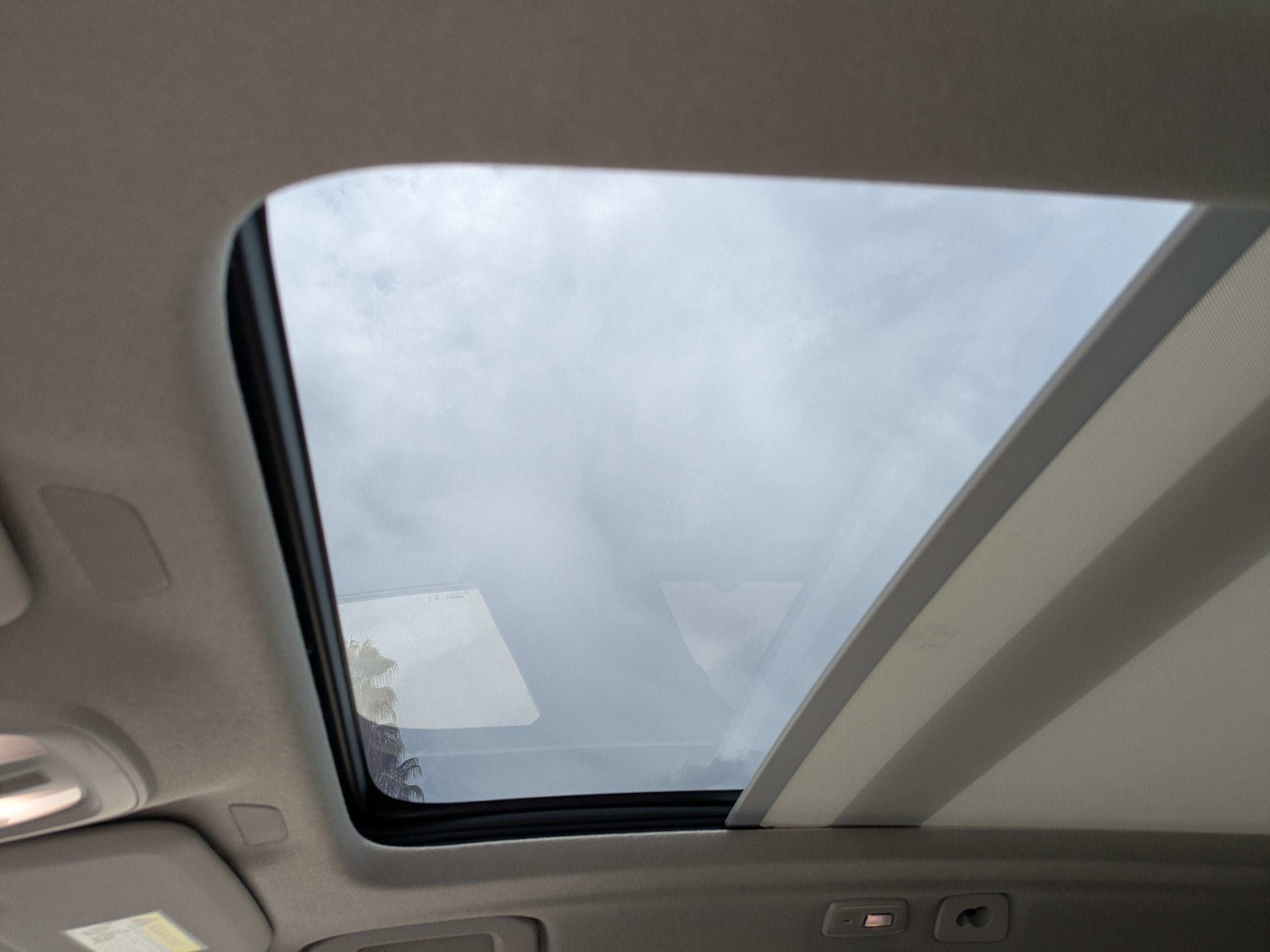2023 Volvo XC40 PLUS DARK THEME