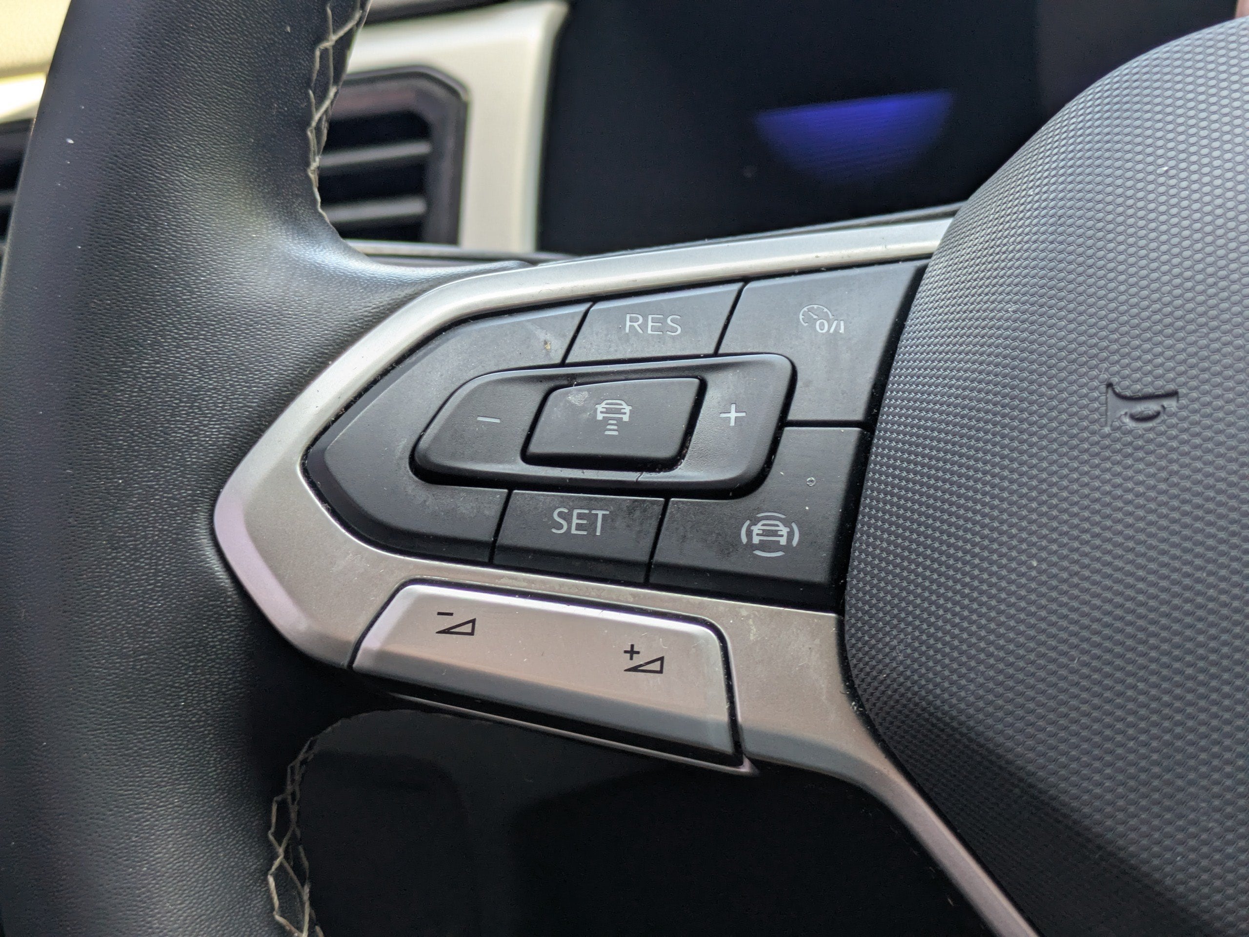2022 Volkswagen Atlas 2.0T SE W/TECHNOL