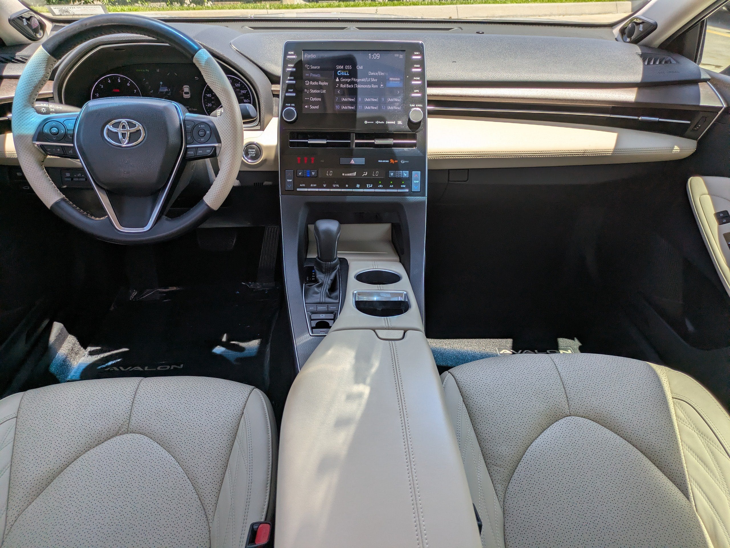 2019 Toyota Avalon XLE