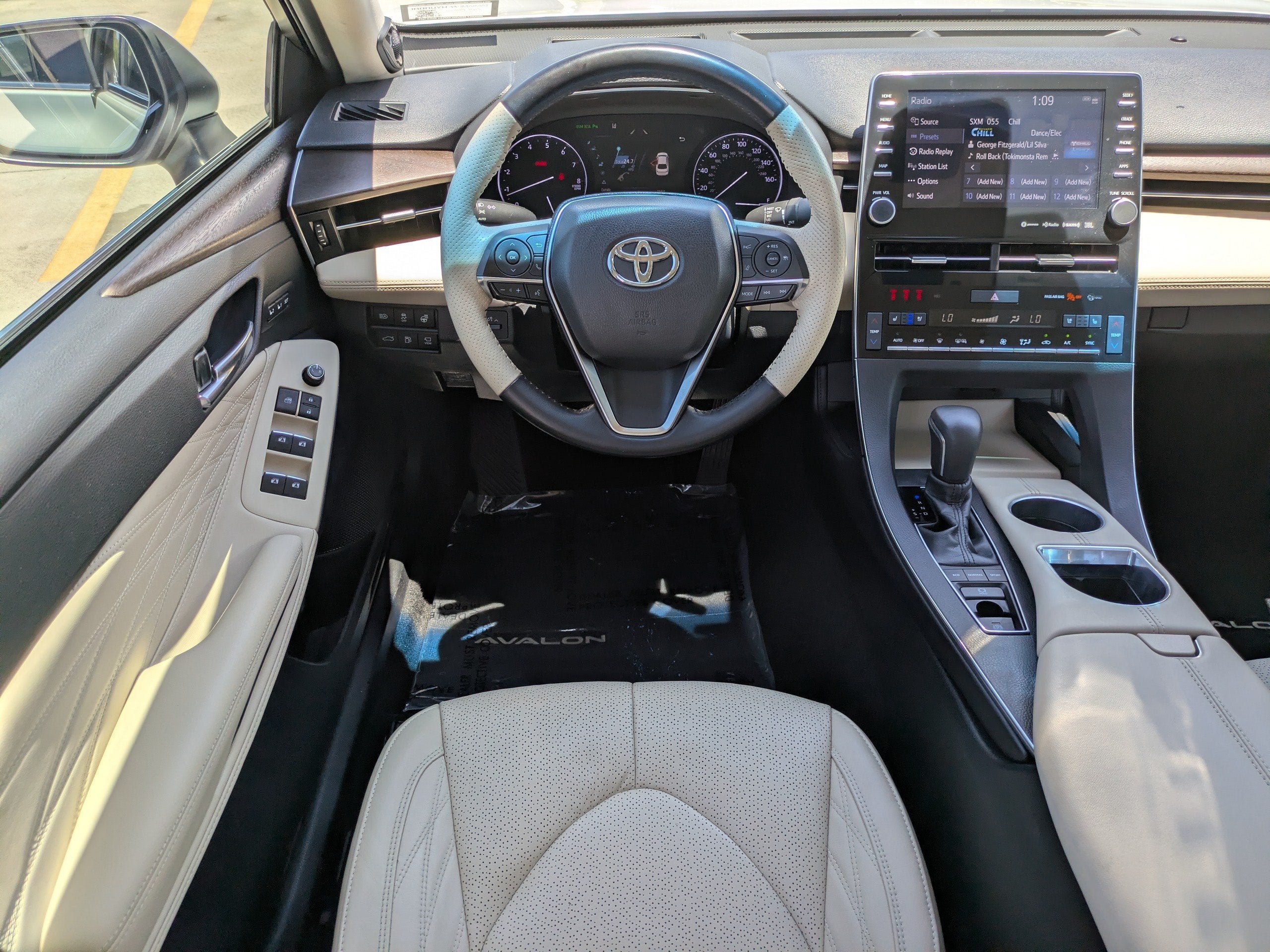 2019 Toyota Avalon XLE