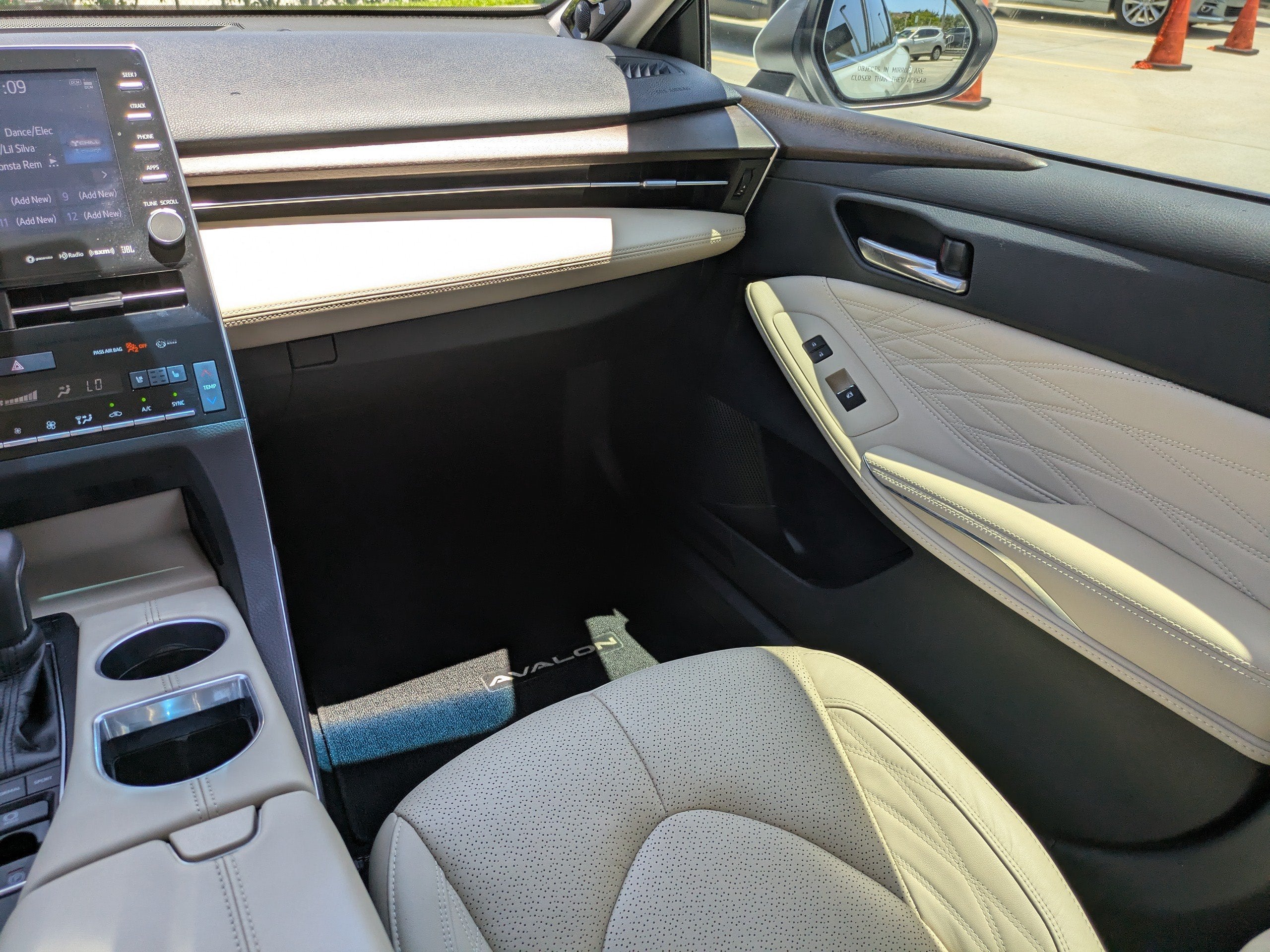 2019 Toyota Avalon XLE