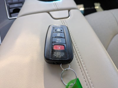 2019 Toyota Avalon XLE