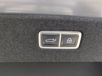 2024 Genesis G90 E-SC