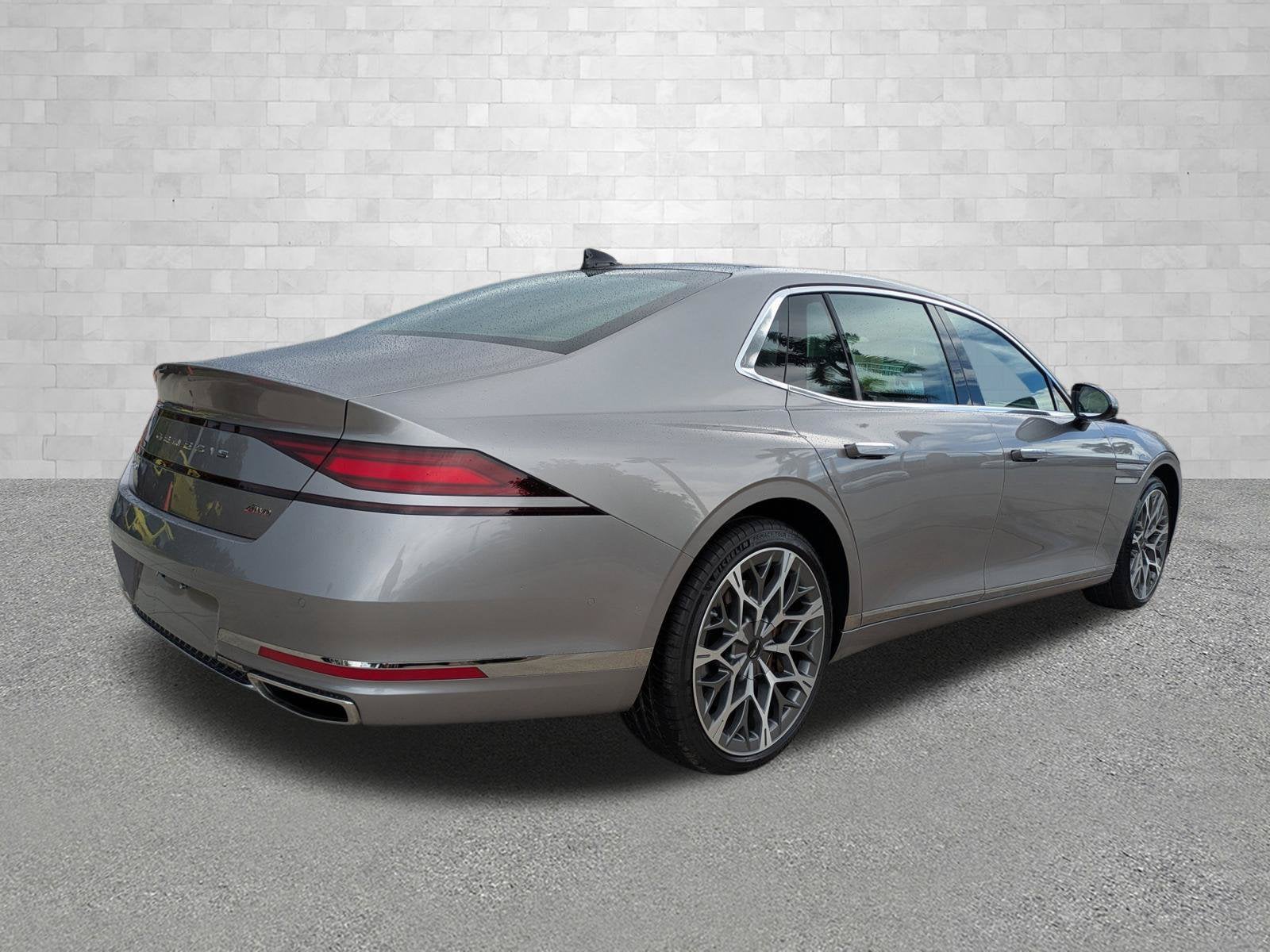 2024 Genesis G90 E-SC