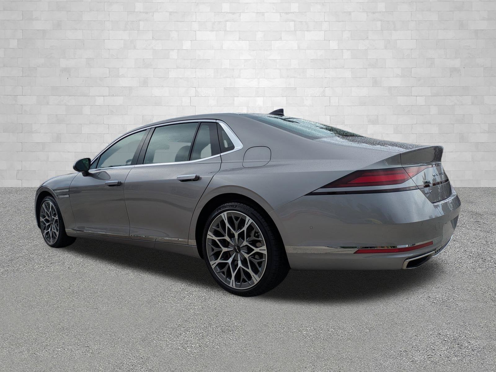 2024 Genesis G90 E-SC