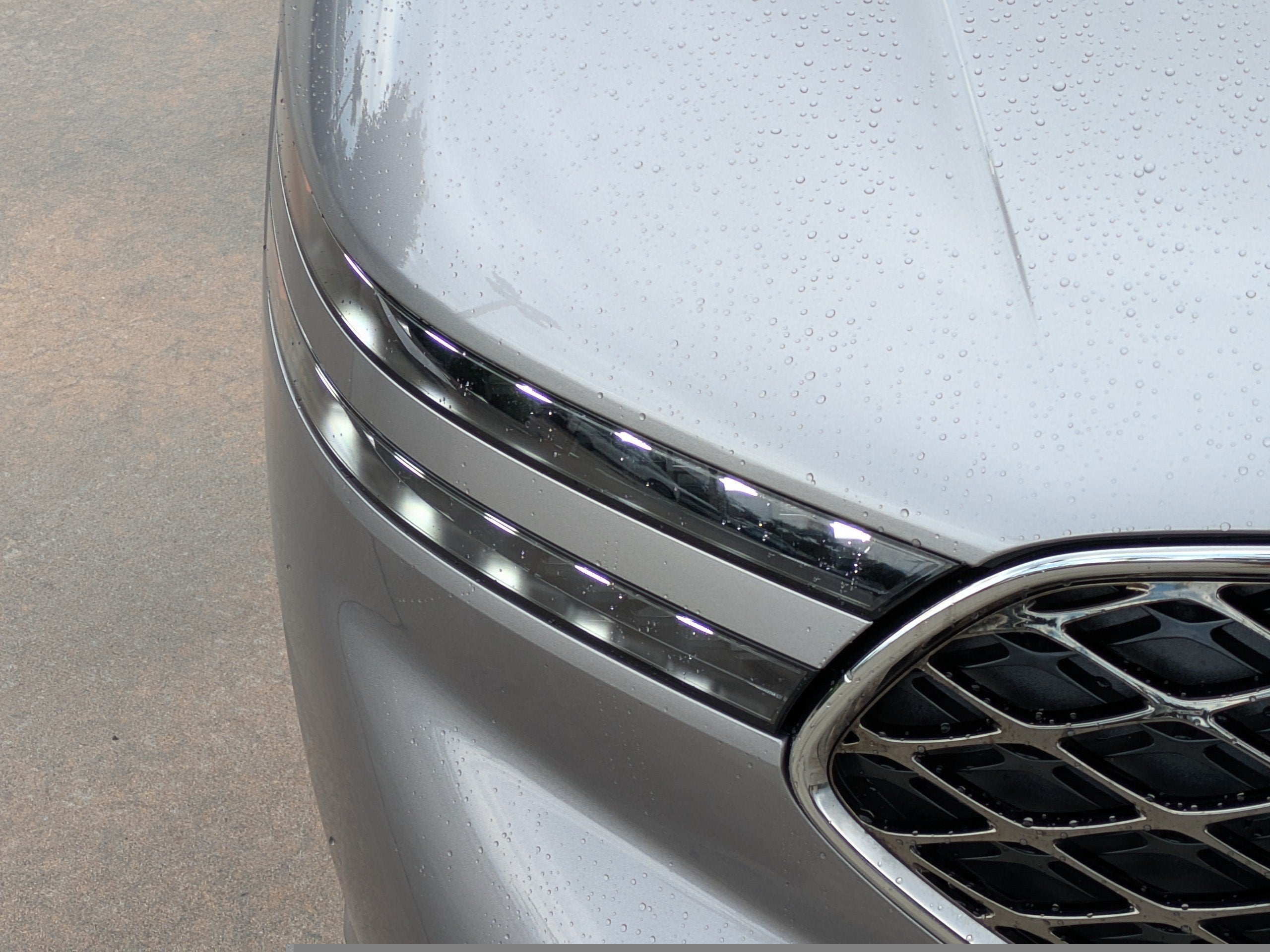 2024 Genesis G90 E-SC
