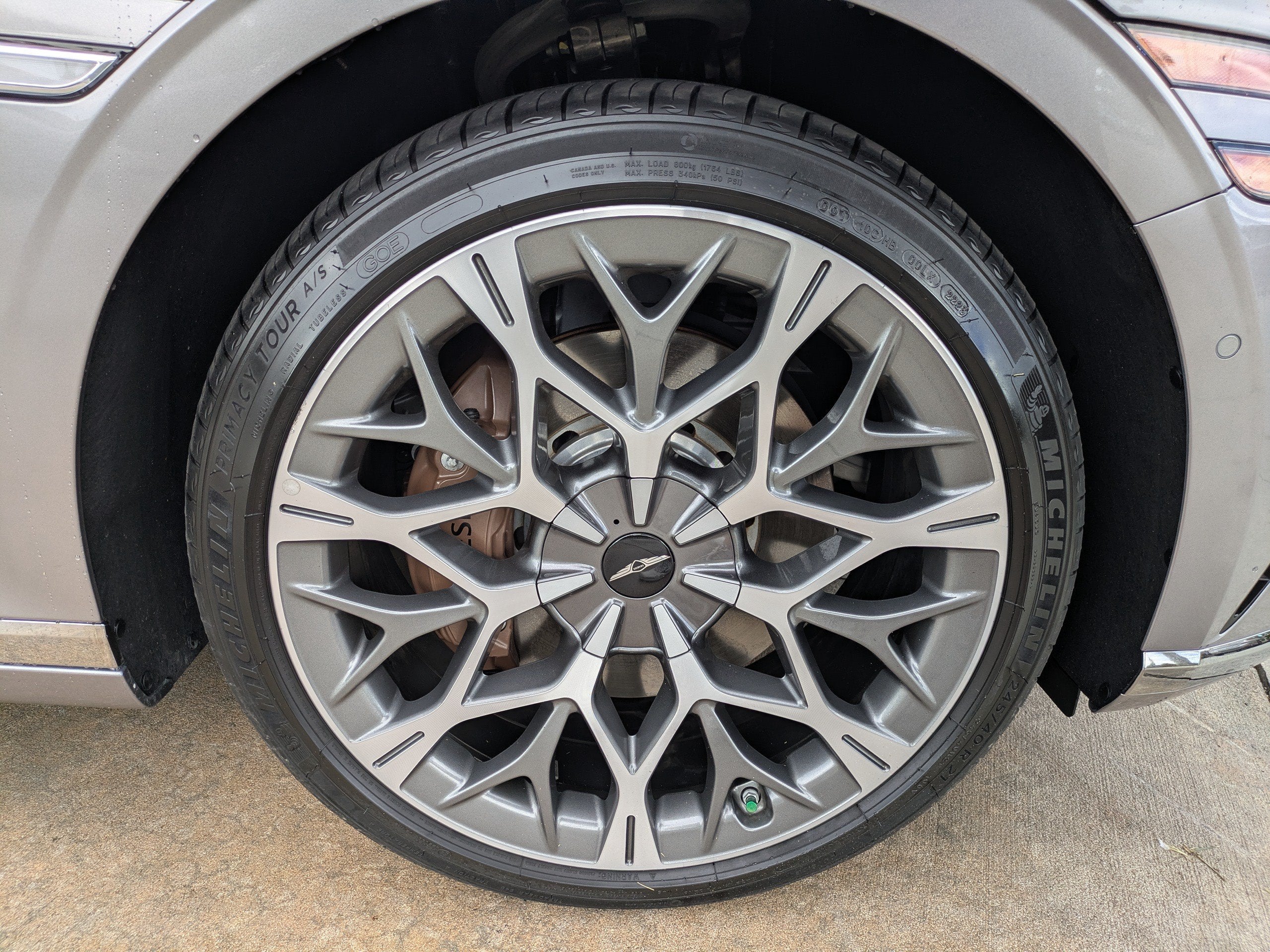 2024 Genesis G90 E-SC