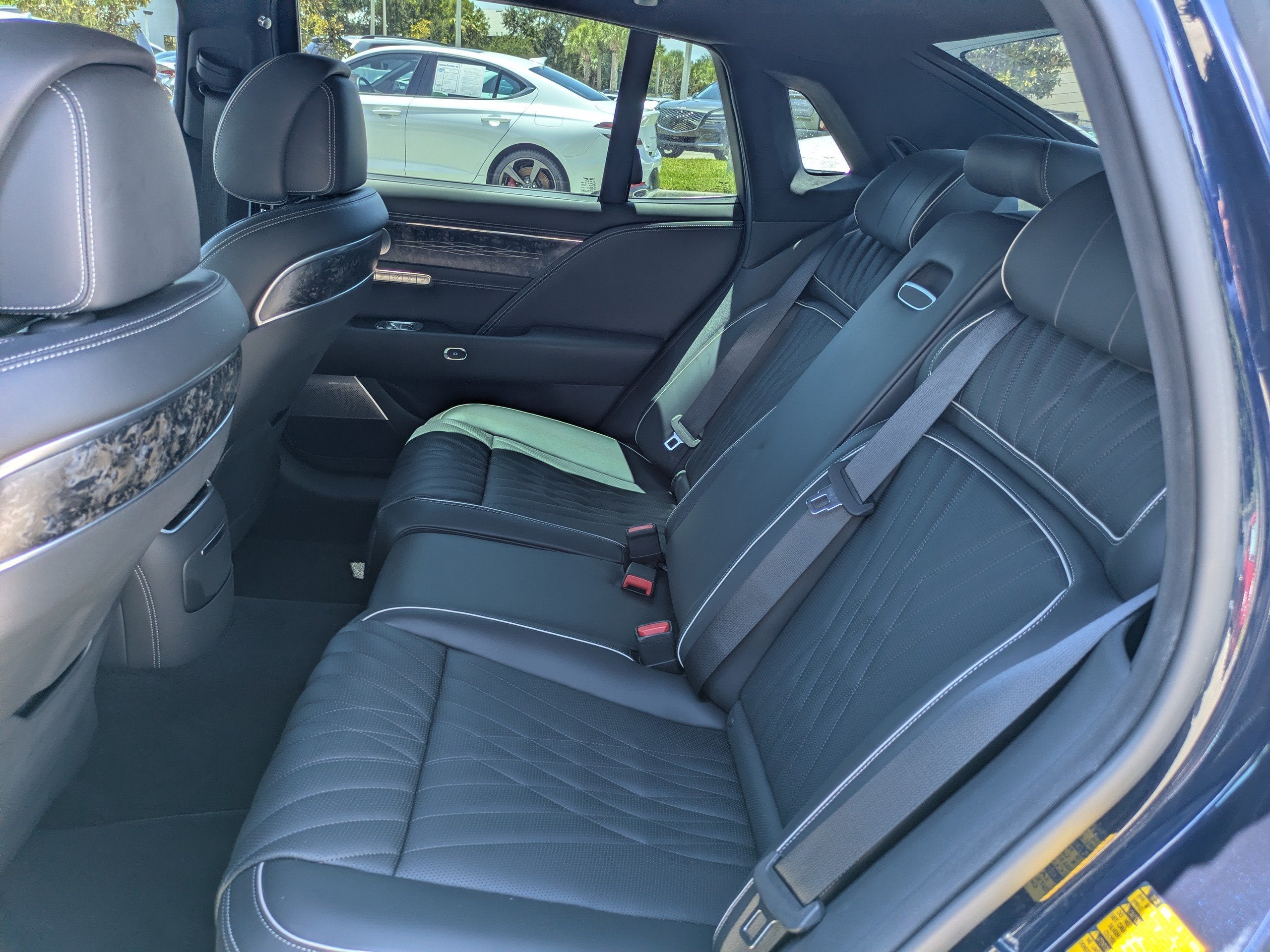 2024 Genesis G90 E-SC