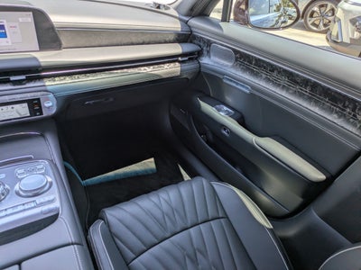 2024 Genesis G90 E-SC
