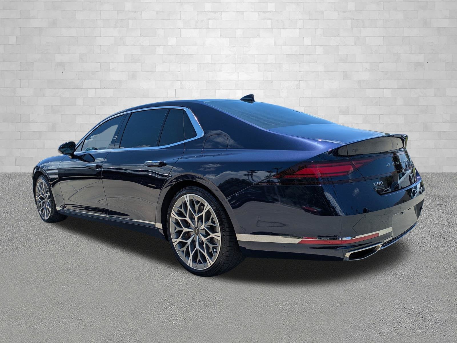 2024 Genesis G90 E-SC