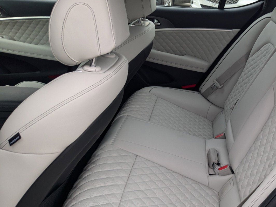 2025 Genesis G70 3.3T SPORT PRESTIGE