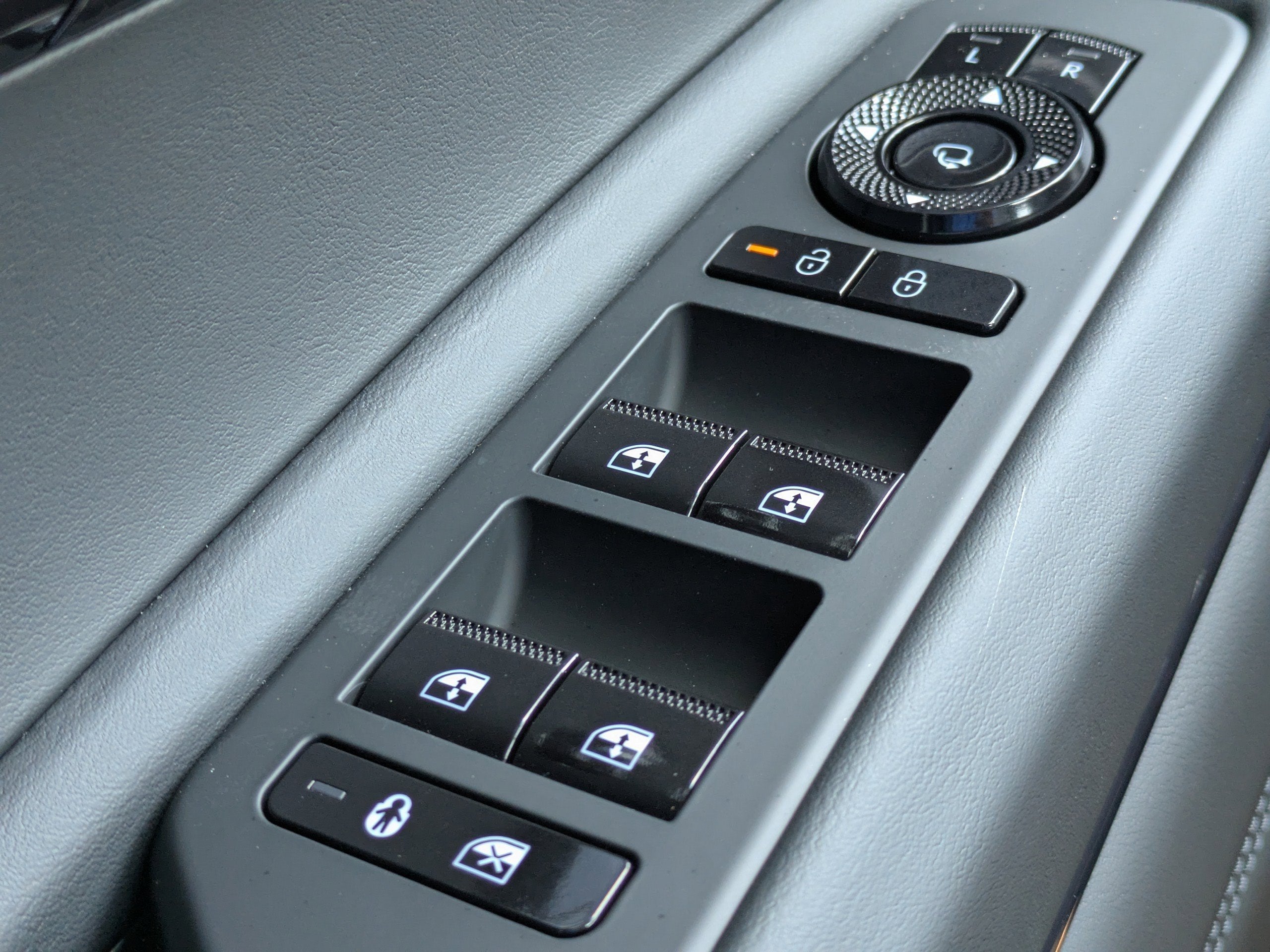 2027 Genesis GV80 3.5T PRESTIGE BLACK
