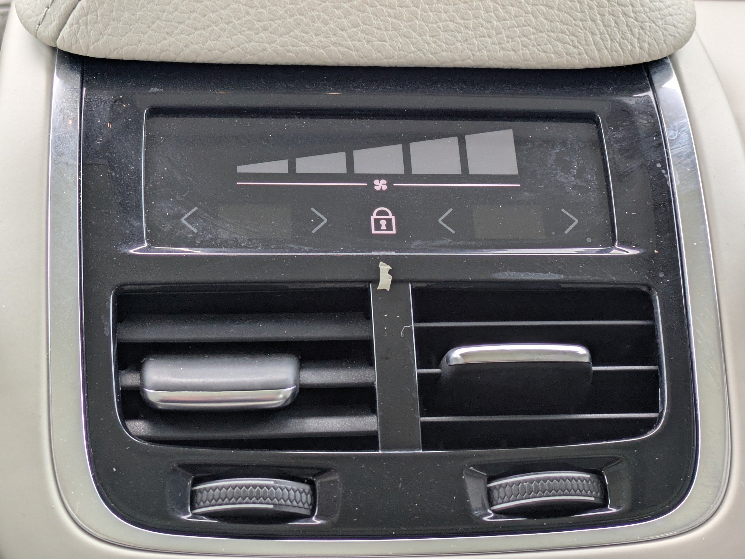 2018 Volvo XC60 INSCRIPTION
