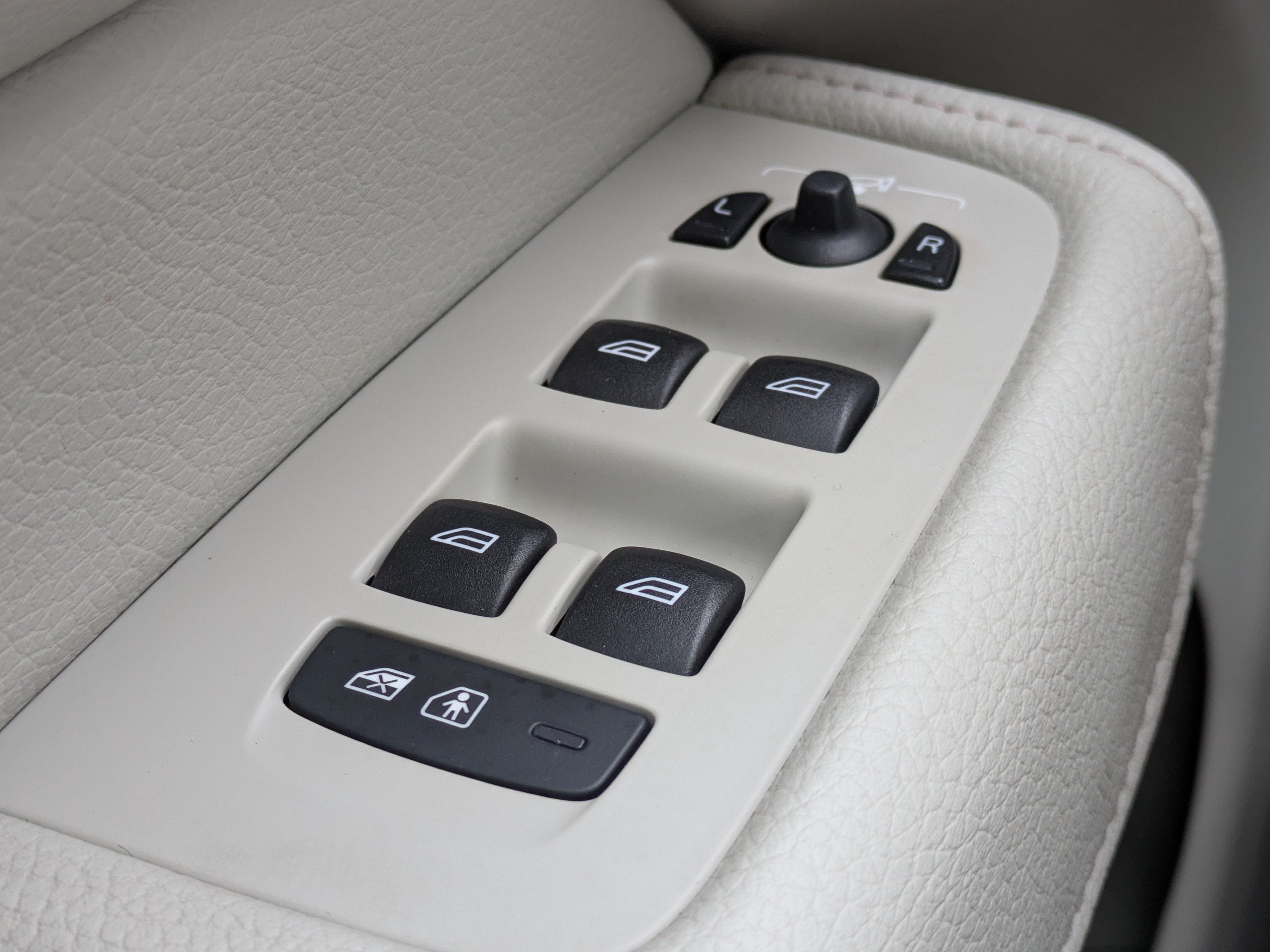 2018 Volvo XC60 INSCRIPTION