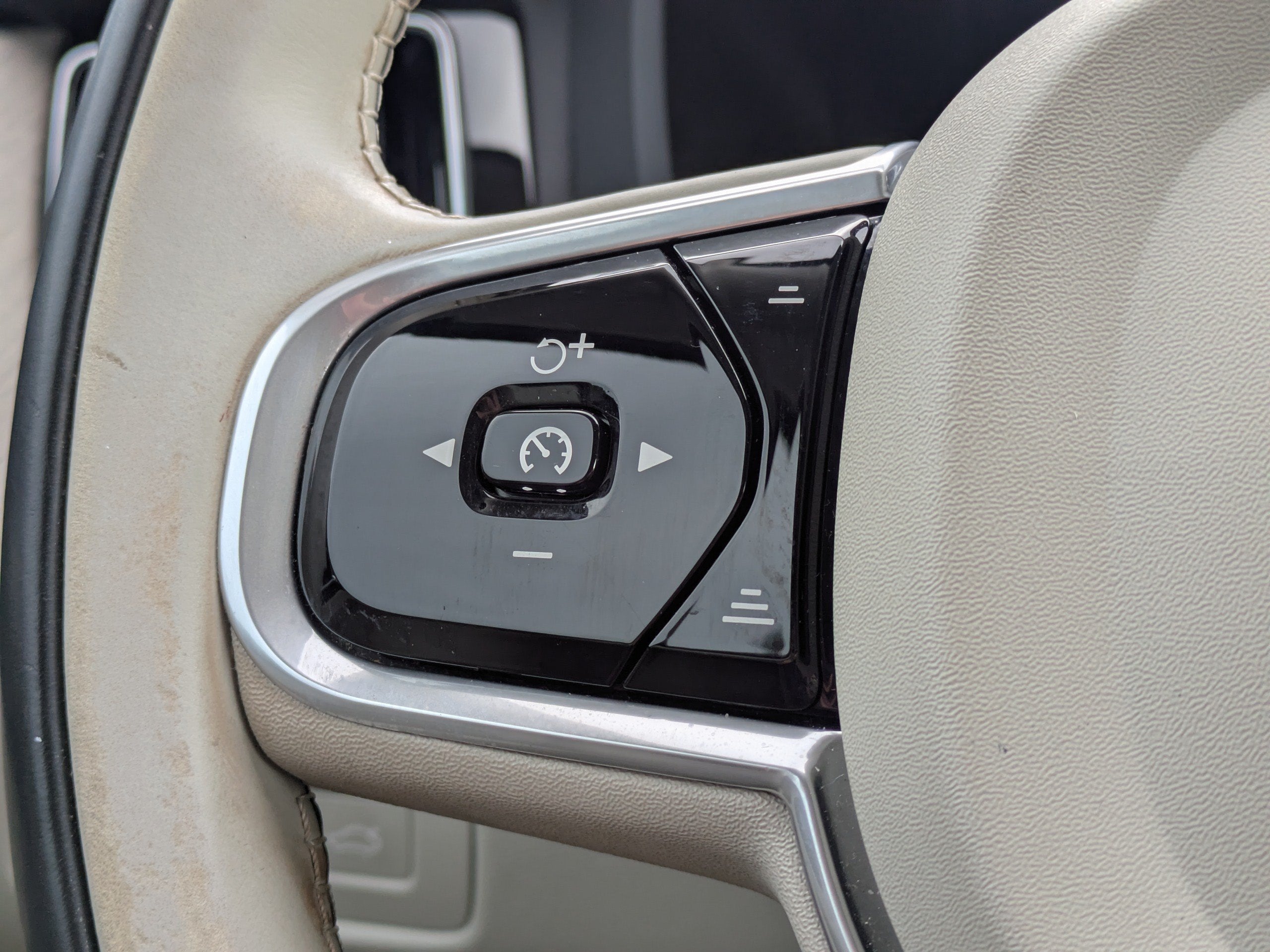 2018 Volvo XC60 INSCRIPTION
